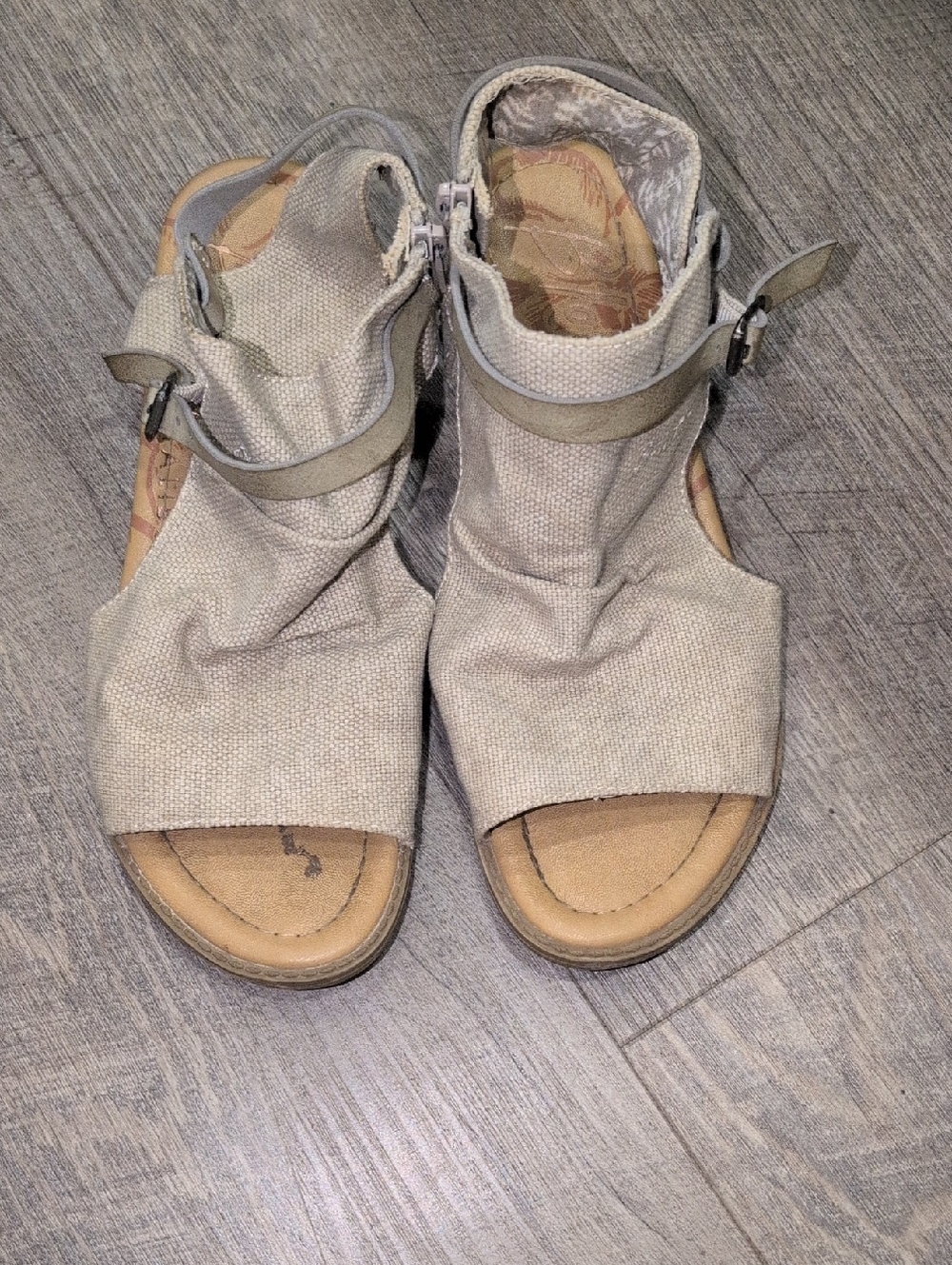 Casual Canvas Ankle-Strap Sandals in Light Beige